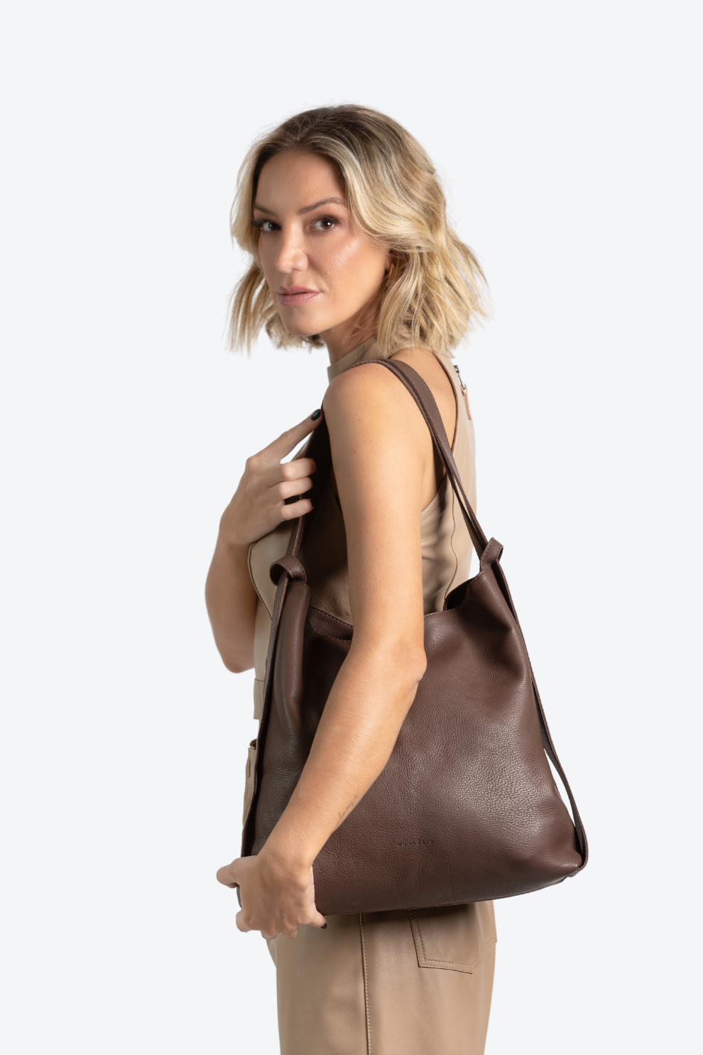 Bolsa Couro Saco Vira Mochila Grande
