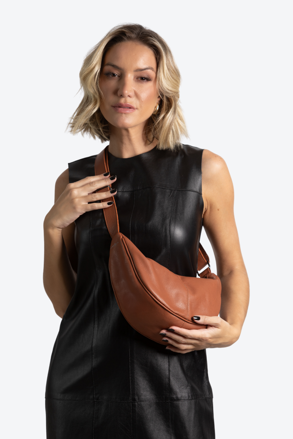 Bolsa Pochete Couro Meia Lua Média