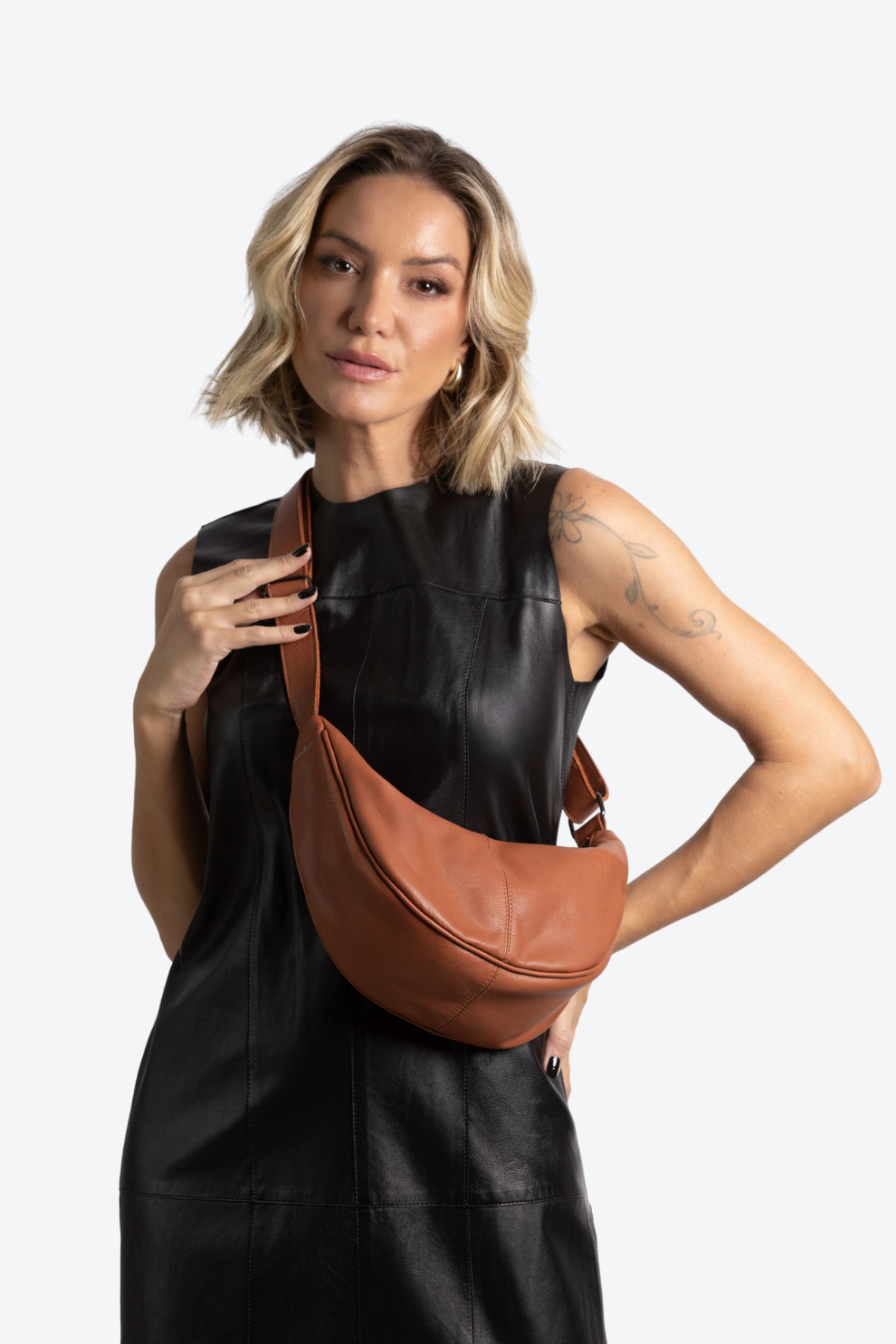 Bolsa Pochete Couro Meia Lua Média