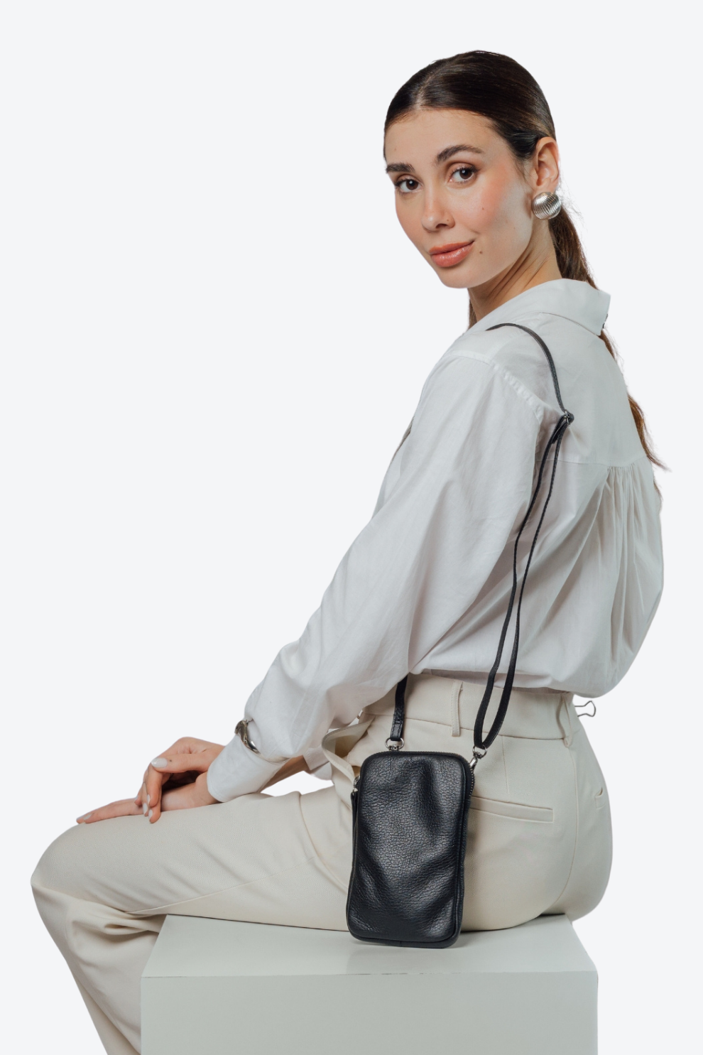 Bolsa Porta Celular Couro Zíper Pequeno