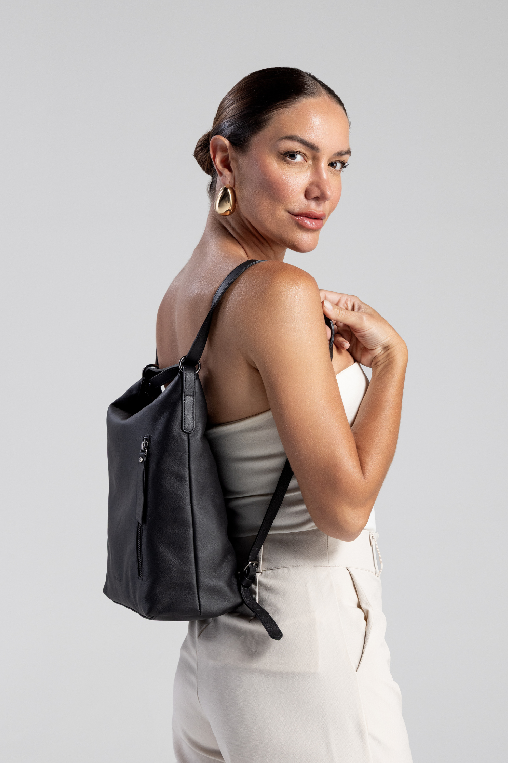 Bolsa Couro Vira Mochila Zíper Grande