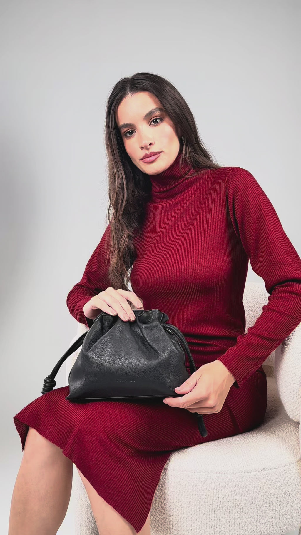 Bolsa Couro Saco Pequena