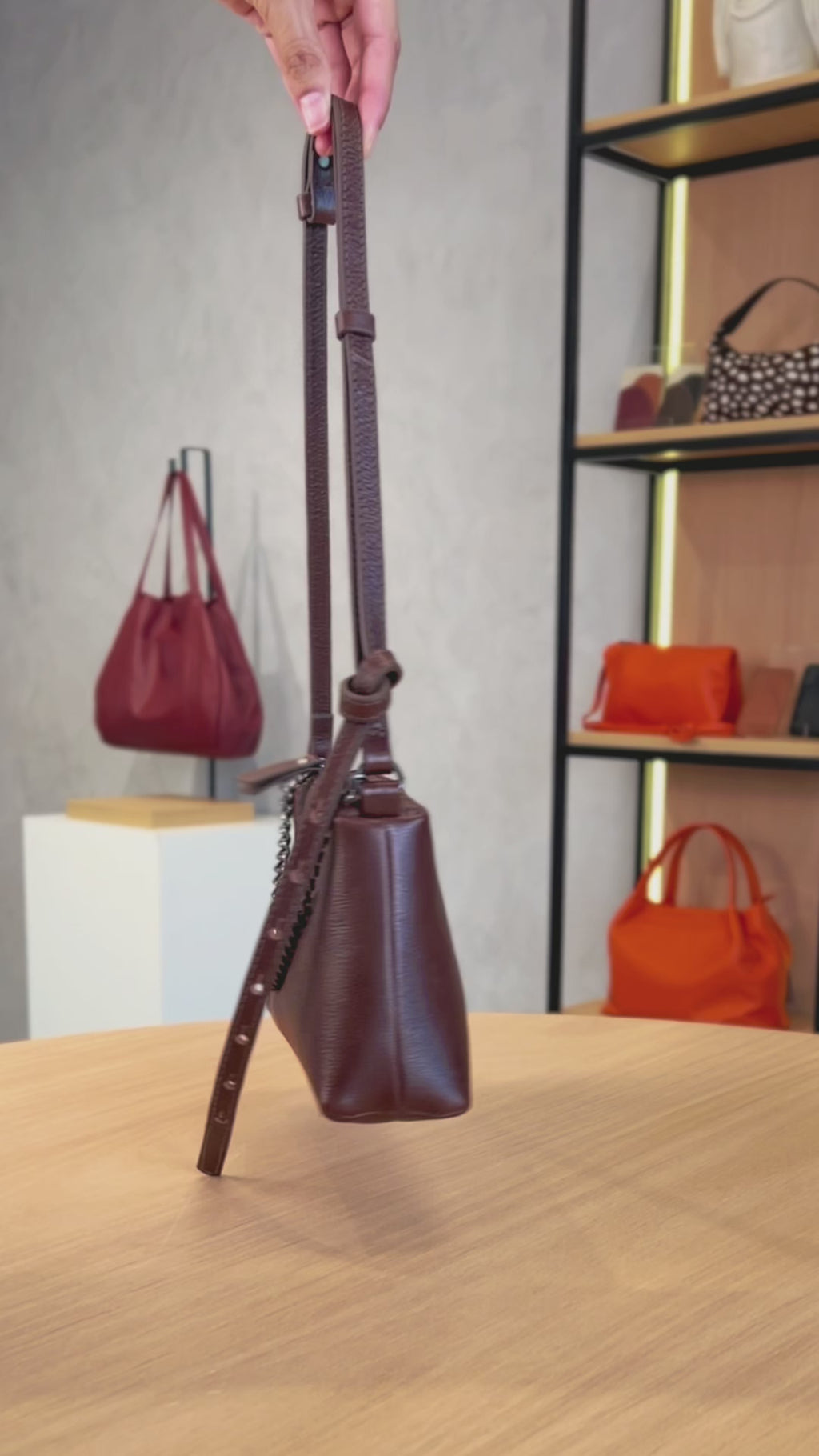 Bolsa Transversal Slim em Couro Pequena