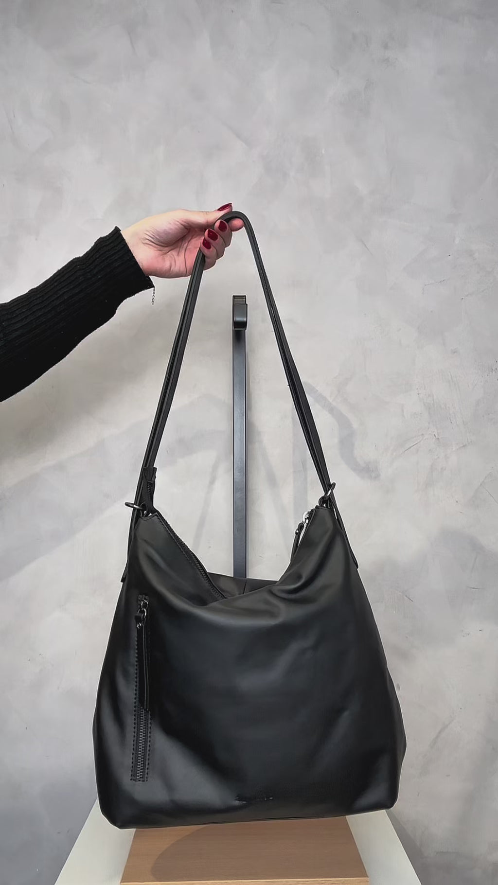 Bolsa Couro Vira Mochila Zíper Grande